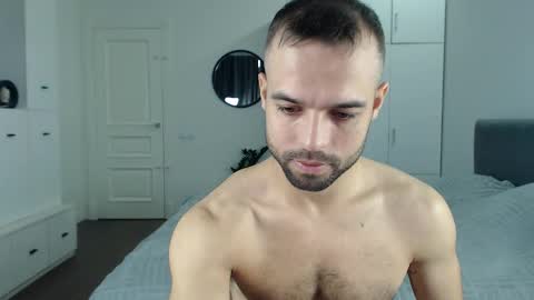 onebestlover online show from September 26, 10:01 am