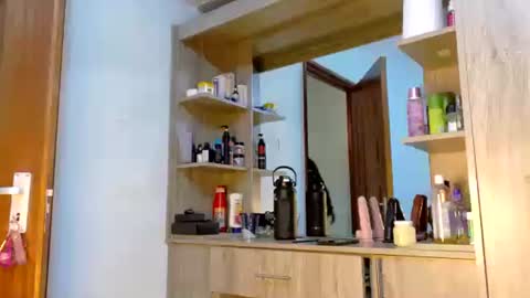 Bestie online show from December 16, 7:15 am