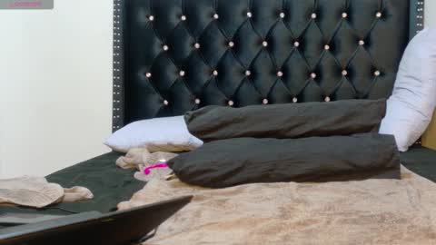 Bestie online show from November 28, 11:28 am