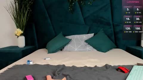 Erick  online show from October 5, 4:03 pm