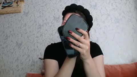 Amalia online show from May 6, 9:04 am