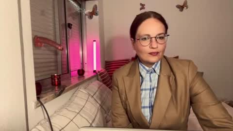 The cutest model on this site online show from June 11, 1:20 pm