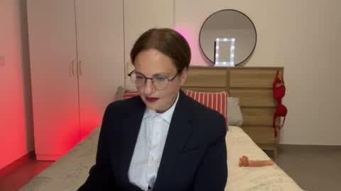 The cutest model on this site online show from July 4, 4:32 pm