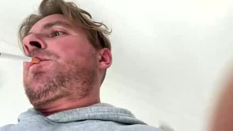 onlyloveyoutwice2016 online show from April 12, 1:04 pm