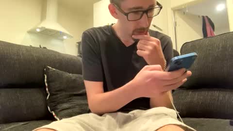 Snapshot of onthecumup69 chatting on March 3, 3:11 pm onthecumup69 online show from March 3, 3:11 pm