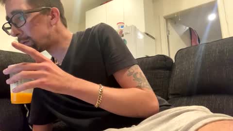 Snapshot of onthecumup69 chatting on March 4, 4:52 pm onthecumup69 online show from March 4, 4:52 pm