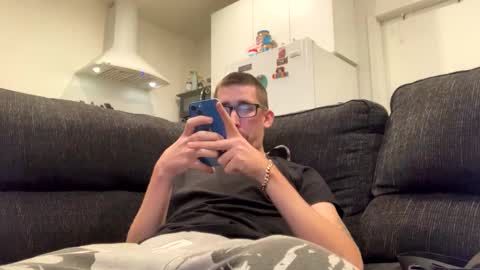 Snapshot of onthecumup69 chatting on February 12, 12:01 pm onthecumup69 online show from February 12, 12:01 pm