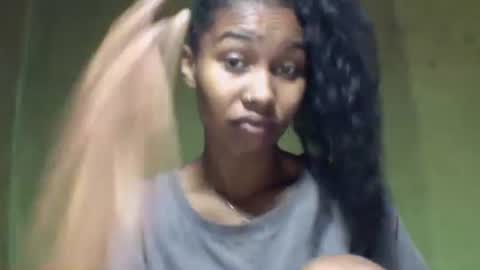 Snapshot of oolyette chatting on October 3, 8:00 am oolyette online show from October 3, 8:00 am