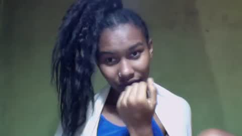 Snapshot of oolyette chatting on October 6, 8:32 am oolyette online show from October 6, 8:32 am