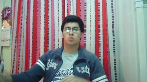 oomaurooo online show from December 23, 10:32 am