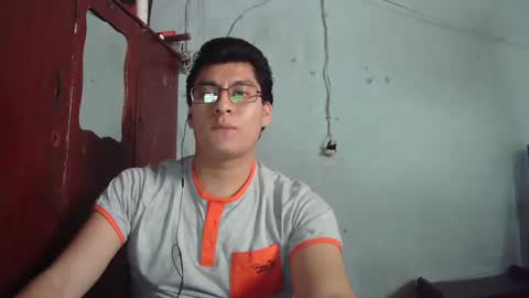 oomaurooo online show from December 18, 9:29 pm