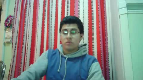 oomaurooo online show from December 17, 7:28 am