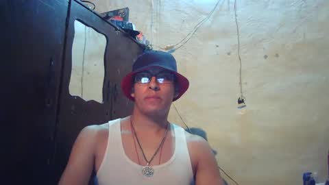 oomaurooo online show from September 18, 2:15 am