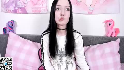 Ophelia online show from March 2, 12:04 am