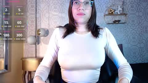 Snapshot of oriana_gh chatting on March 3, 3:30 am oriana_gh online show from March 3, 3:30 am