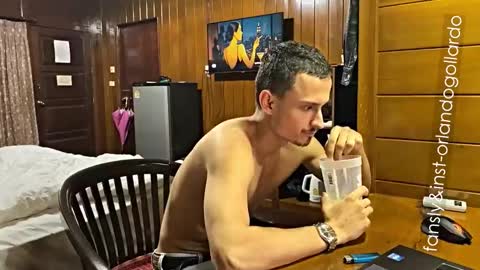 Fansly and Instagram -  online show from November 18, 1:14 pm