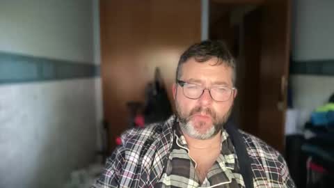 oscarbcncat online show from May 18, 4:24 pm