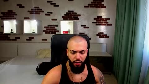 OscarWills online show from May 18, 4:18 am