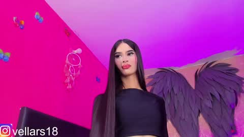 vella online show from February 19, 8:52 pm