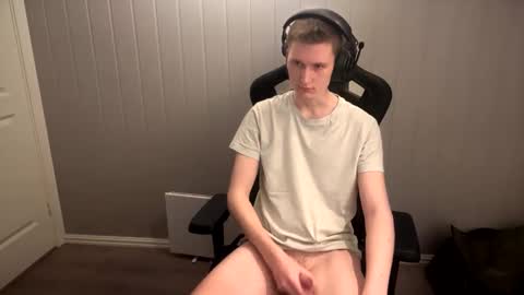 Snapshot of oskarlk chatting on March 1, 10:53 pm Oskar online show from March 1, 10:53 pm