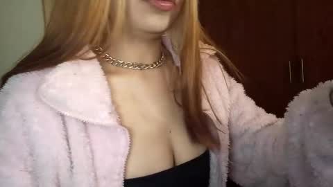Snapshot of osornomaria268 chatting on September 24, 5:47 am Paulina online show from September 24, 5:47 am
