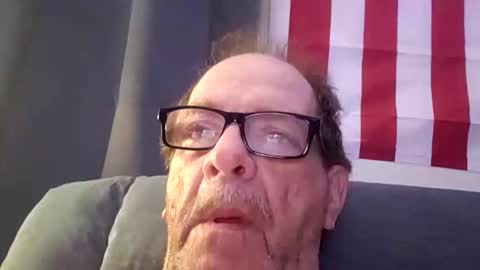 Snapshot of ou8124824 chatting on October 25, 4:35 am ou8124824 online show from October 25, 4:35 am