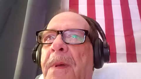 Snapshot of ou8124824 chatting on September 11, 4:25 am ou8124824 online show from September 11, 4:25 am