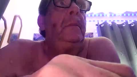 Snapshot of ou8124824 chatting on October 8, 12:11 pm ou8124824 online show from October 8, 12:11 pm