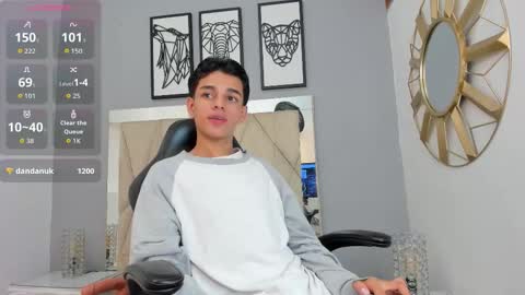 Snapshot of owen__johnson chatting on September 29, 12:37 pm Owen Johnson online show from September 29, 12:37 pm