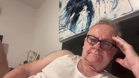 ozhairybearxxxx online show from March 7, 11:07 am