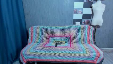 Ella online show from March 14, 9:02 am