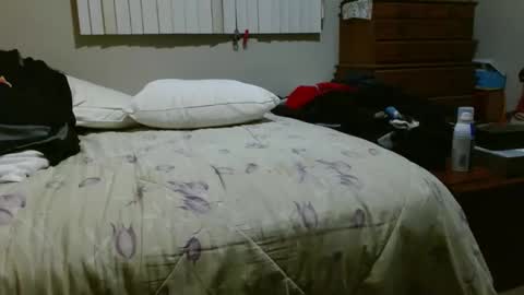 Snapshot of pablito2513 chatting on October 23, 1:56 pm pablito2513 online show from October 23, 1:56 pm