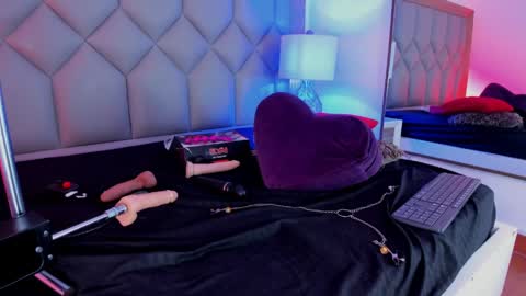 Pamela Ponce online show from May 15, 4:36 pm