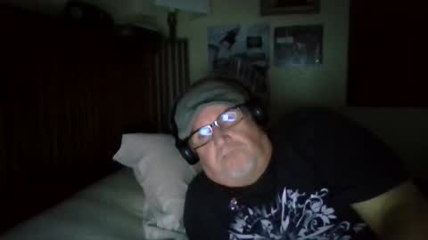 panos online show from April 16, 2:33 am