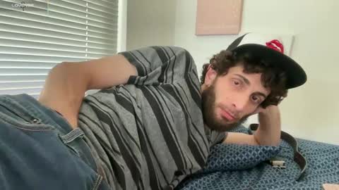 Snapshot of pantslesstraveler_plt chatting on October 1, 6:51 pm PantsLessTraveler online show from October 1, 6:51 pm