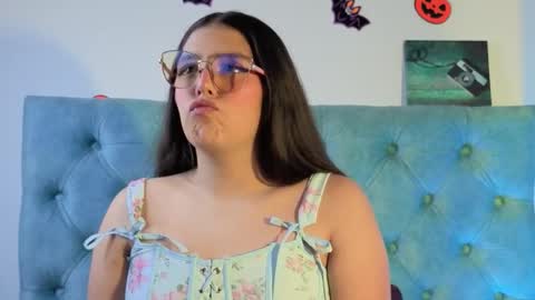 Paola Lyon online show from October 28, 6:42 pm