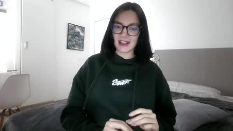 Paola Hard online show from November 27, 9:55 pm