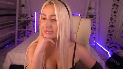 Lia online show from April 12, 2:54 pm