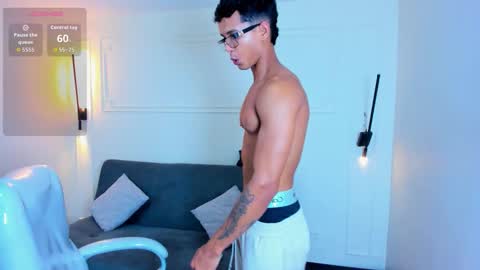 Ryan And Casper online show from November 3, 9:38 pm