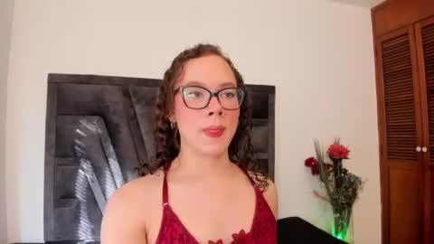 PARIS LOVE  online show from June 18, 12:32 pm