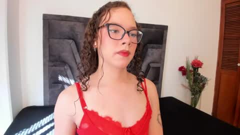PARIS LOVE  online show from June 16, 1:04 pm