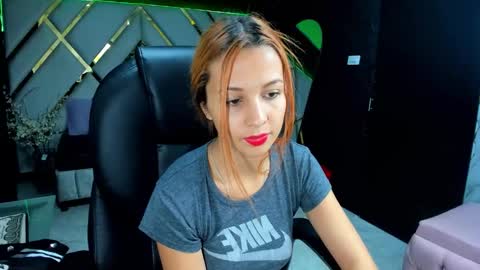 paris petit online show from February 27, 12:14 am