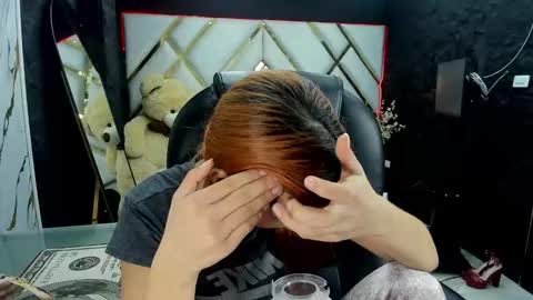 paris petit online show from November 27, 9:00 pm