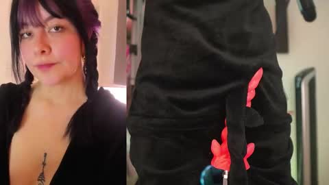 Paula online show from December 14, 8:15 pm