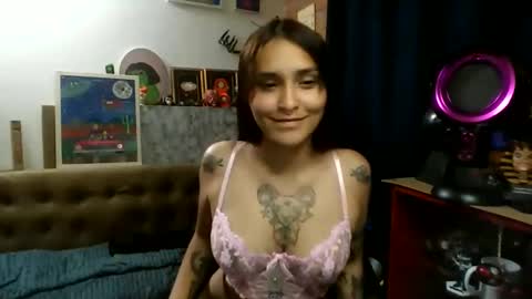 Pau online show from May 27, 11:46 pm