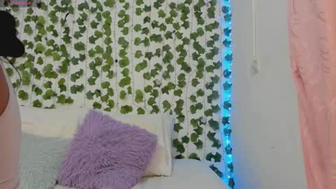 Snapshot of pau_delima__ chatting on September 25, 10:55 am paulina online show from September 25, 10:55 am