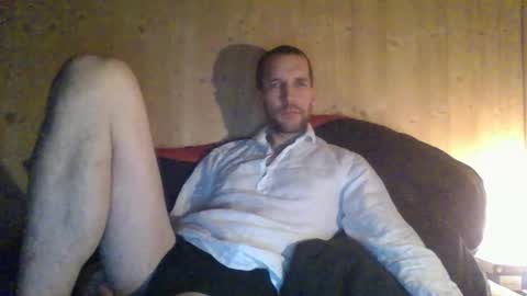 Snapshot of paueriwan chatting on March 5, 11:05 pm paueriwan online show from March 5, 11:05 pm