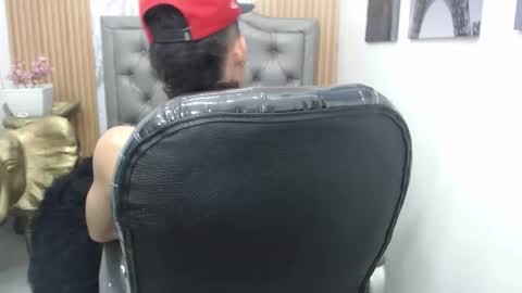 PAUL online show from November 8, 12:30 pm