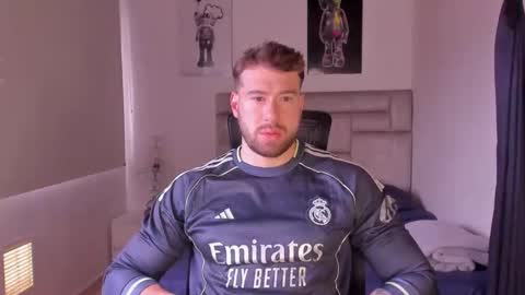 PAUL ROGER online show from January 6, 1:37 pm