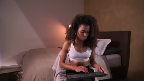 Snapshot of paulacora100 chatting on February 28, 9:44 pm Paula online show from February 28, 9:44 pm